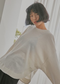 relaxable knit pullover white